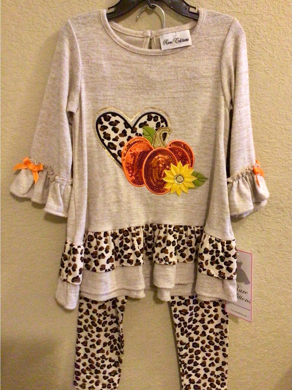 Rare Editions Cream Leopard Pumpkin Sequin Set